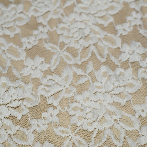 Lace top. - Picture 3 of 4
